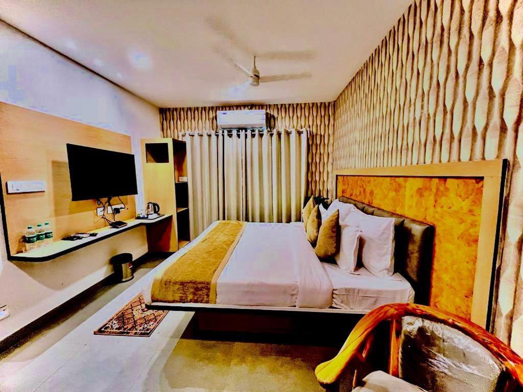 Hotel Lake View Airport Zone Hyderabad Exterior foto