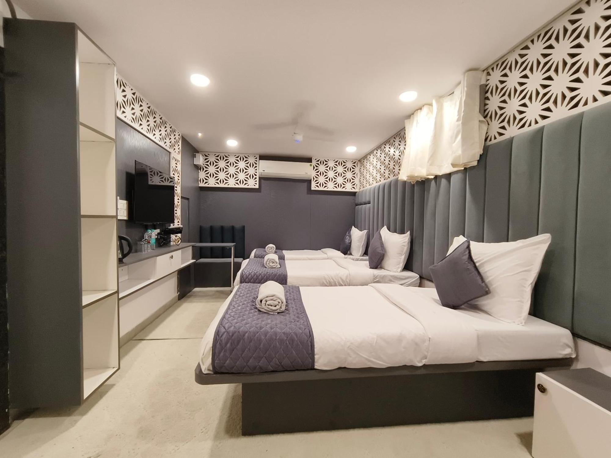 Hotel Lake View Airport Zone Hyderabad Exterior foto